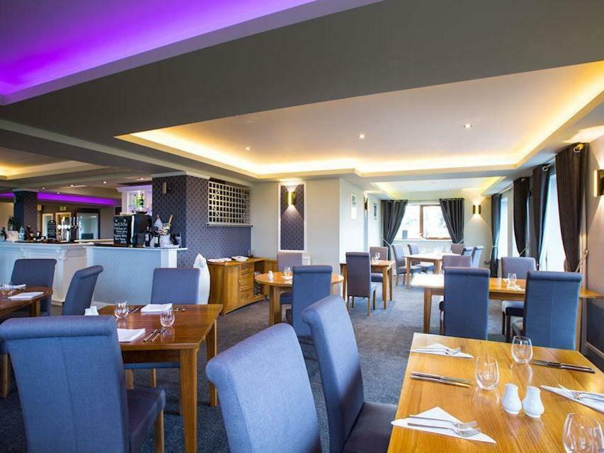 Oak Royal Hotel, Golf And Country Club Chorley  Exterior foto